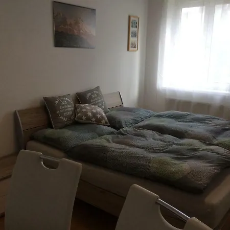 Privatzimmer, Private
